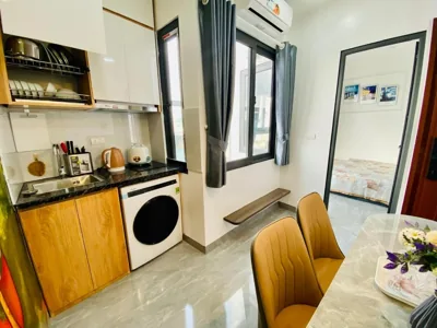 Apartment mit drei Schlafzimmern und Balkon — Lilo's Homestay West Lake Thuy Khue
